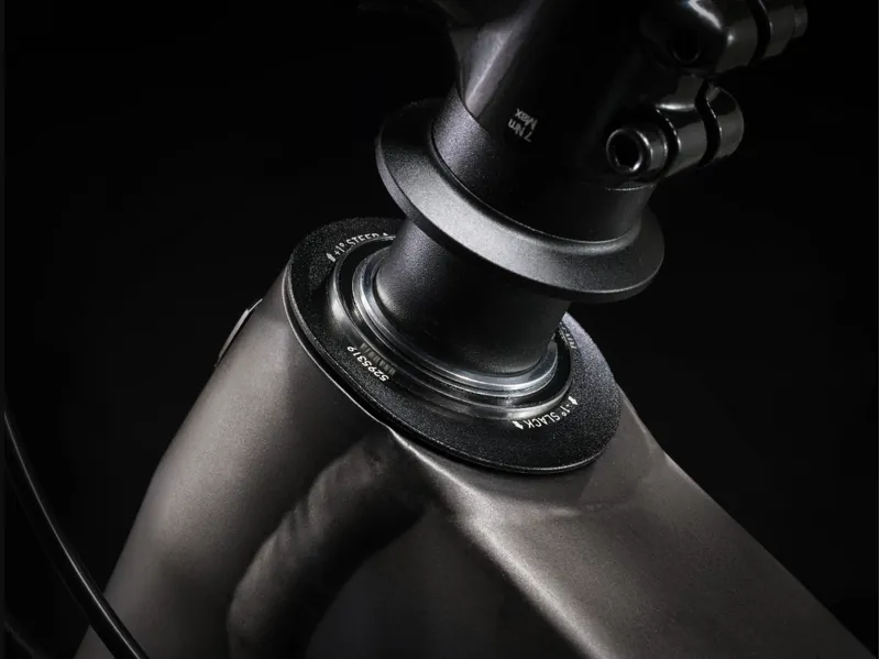 Trek Fuel EX 8 XT Gen 6 Full Suspension Mountain Bike 2024 in Matte Pennyflake-9